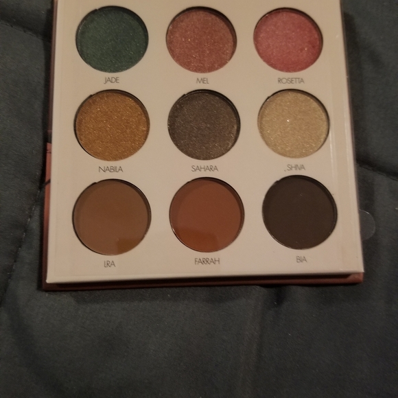 Assorted Makeup. - Picture 9 of 15